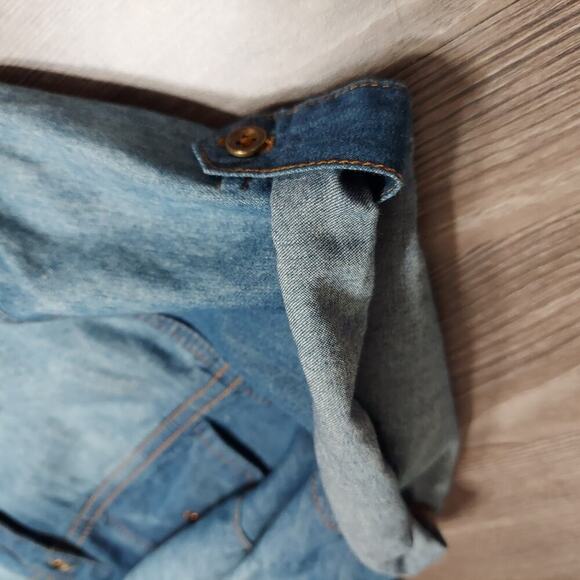 Design by Olivia Women's Classic Short Sleeve Button Down Denim Chambray Shirt - Picture 6 of 9